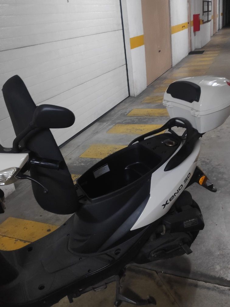 Vendo Scooter 50 de 2015 em excelente estado