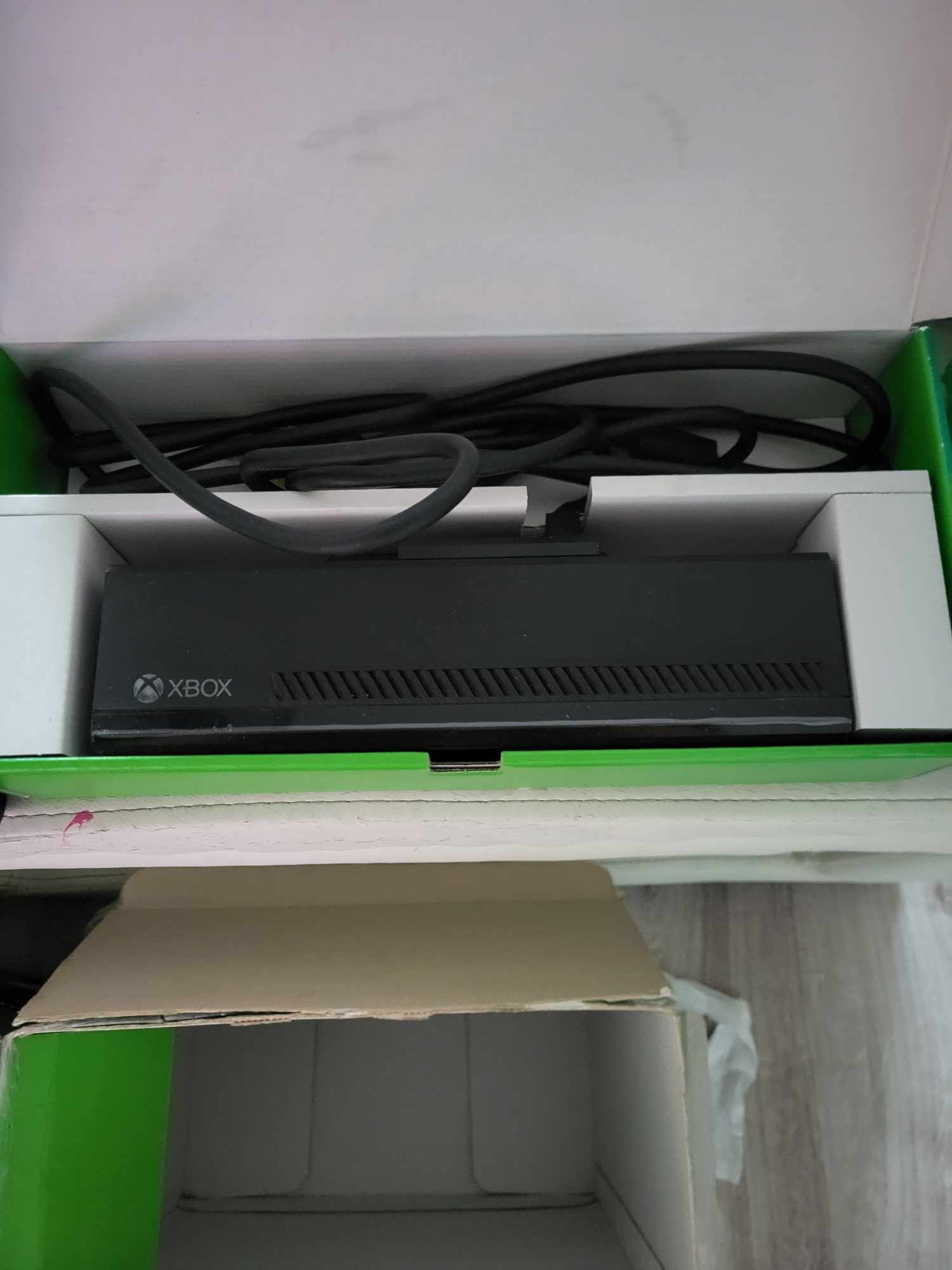 Xbox One 1tb+2 pady +kinect i kilka gier