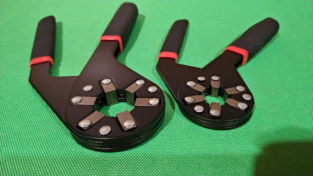 Ключ универсальный гаечный ключ самозажимной