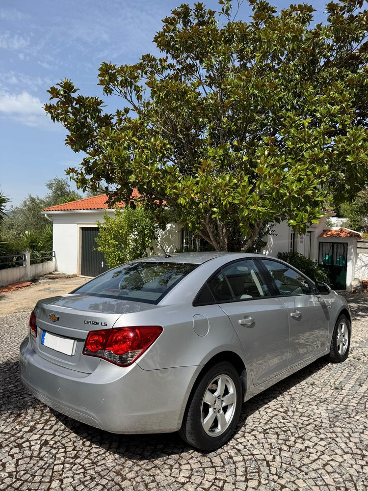 Chevrolet Cruze 1.6 LS (Gasolina com sistema a GPL)