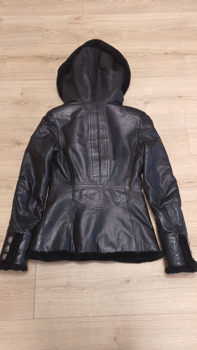 Шкіряна дублянка коротка Італія