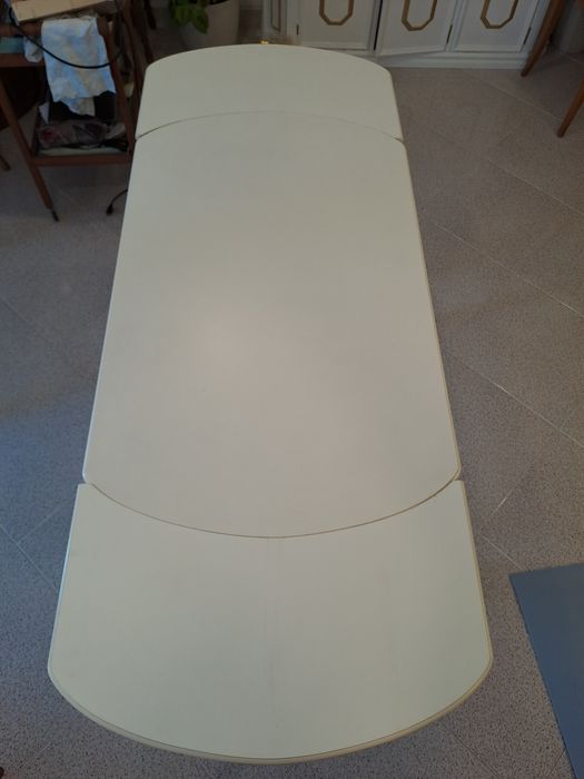 Mesa de cozinha branca extensível