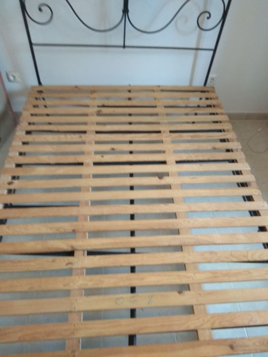 Cama de ferro restaurada