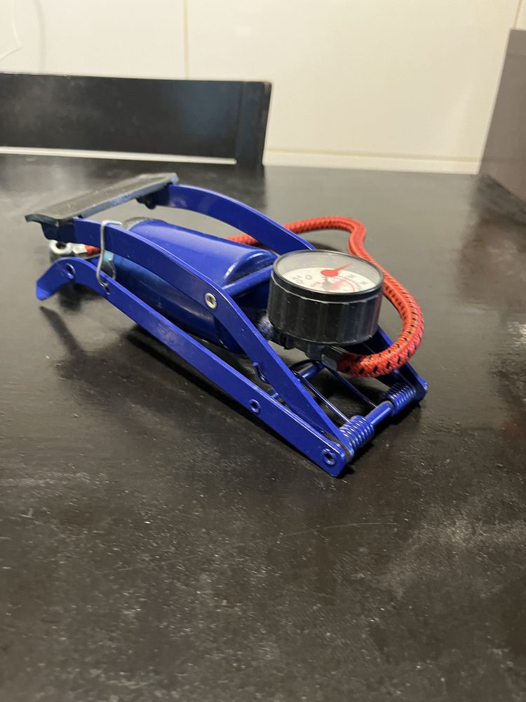 Bomba de ar de pedal