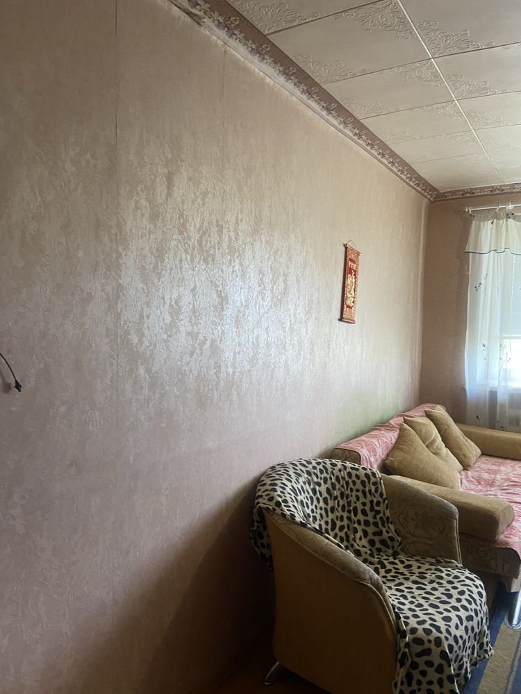 Продається кімната в гуртожитку.