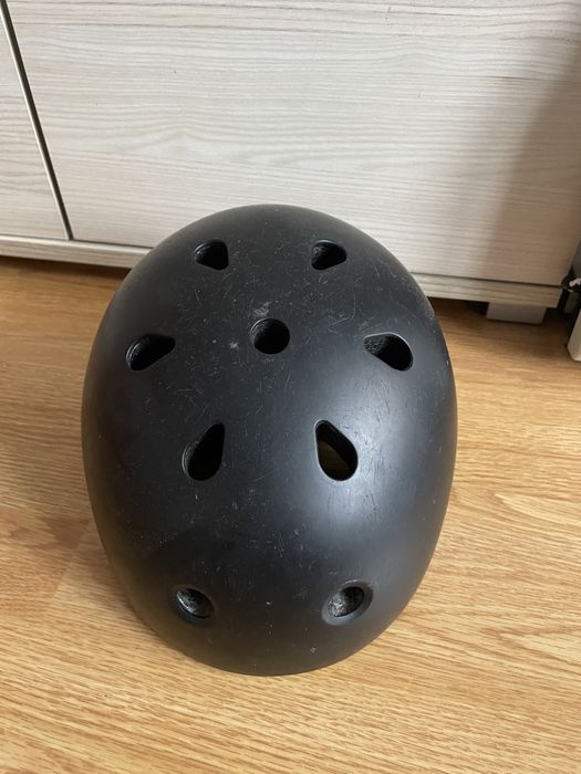 Kask na hulajnoge