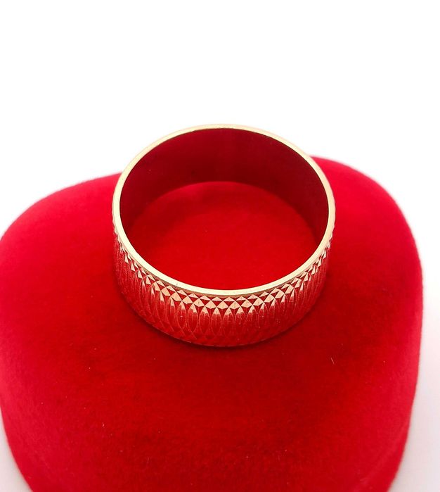 Złota obrączka szer.10mm zdobiona Pr.583 W:5,91gr Roz.25