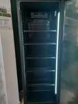 Vitrine vertical de refrigeração em ótimo estado