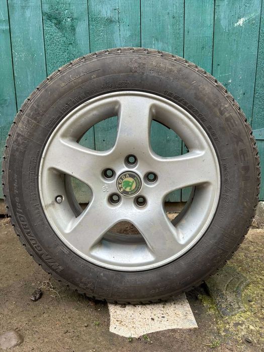 Диски з зимніми шинами