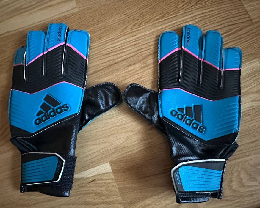 Вратарские перчатки Adidas predator kids