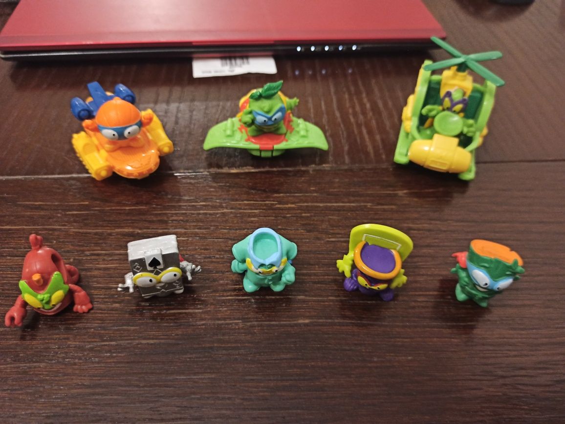 Super Zings - trzy pojazdy+ 8 figurek