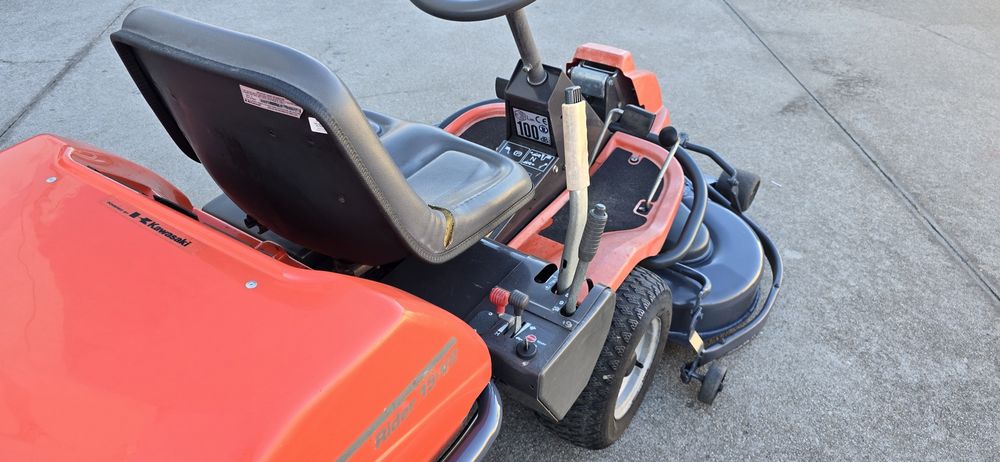 Trator Corta Relva RIDER HUSQVARNA 15-V2 Bicilindrico  15Hp
