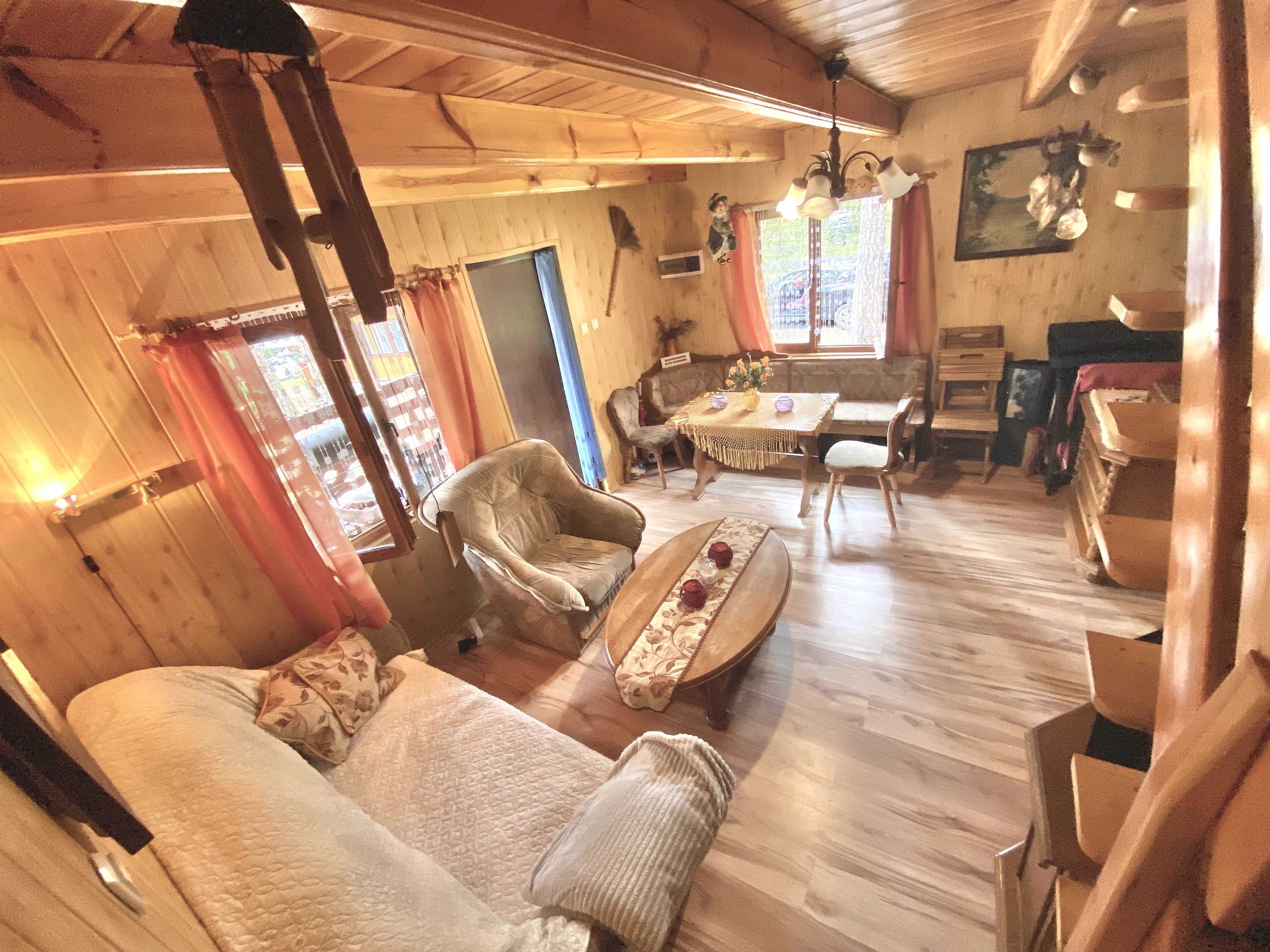 Uroczy domek w sercu lasu nad jeziorem Partęczyny, Warmia - Mazury