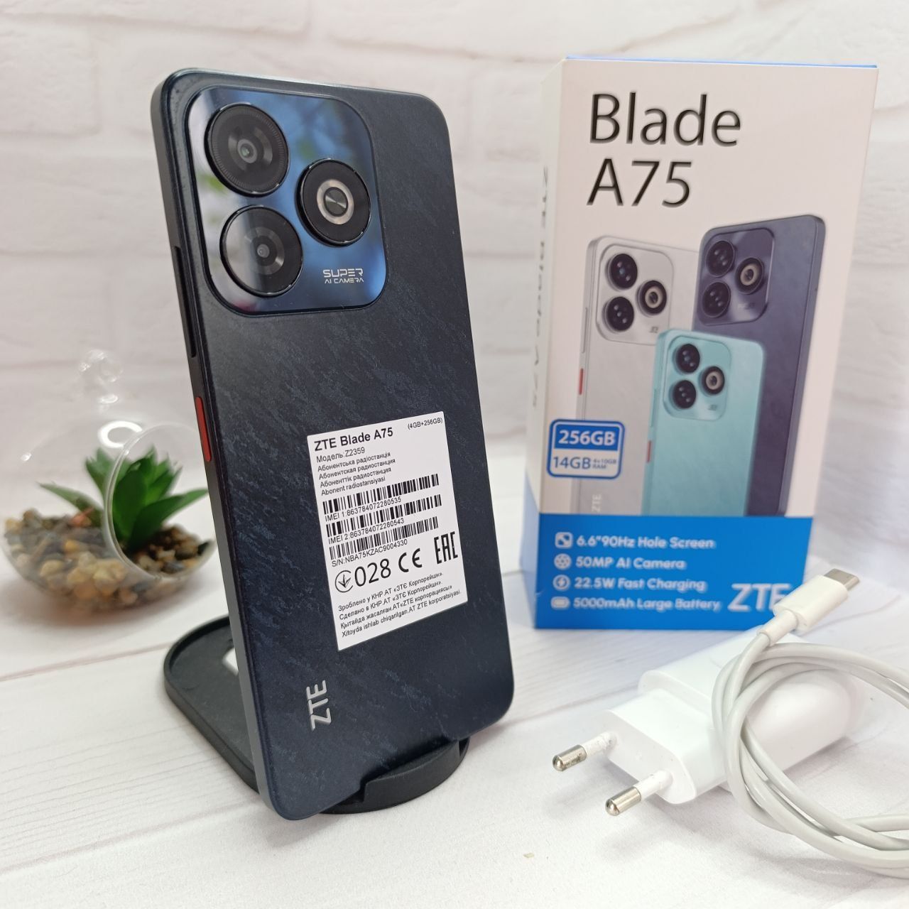Продам телефон ZTE Blade A75 4/256Gb NFC в гарному стані