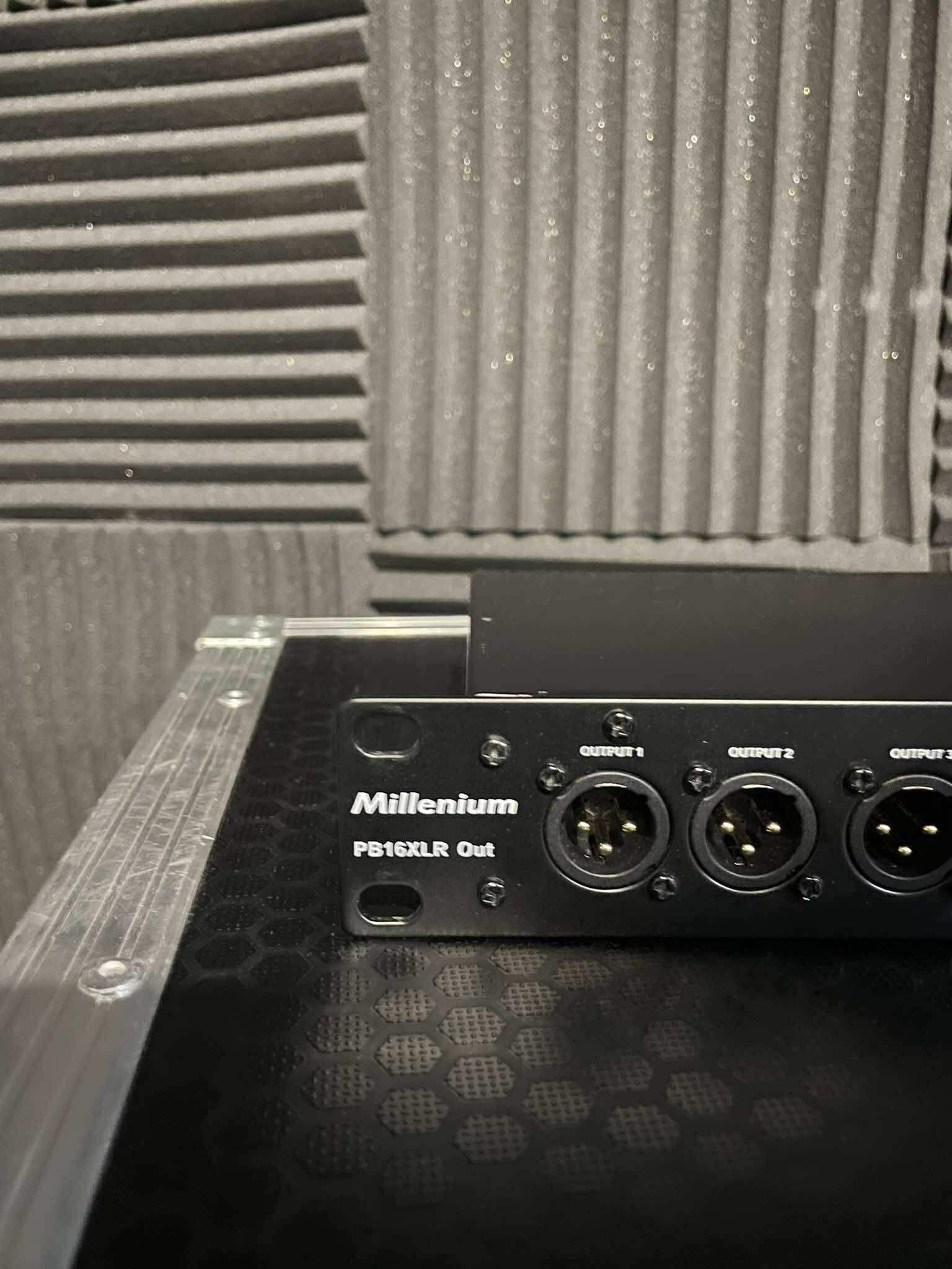 Millenium PB16 XLR Out – panel wyjściowy 16 x XLR