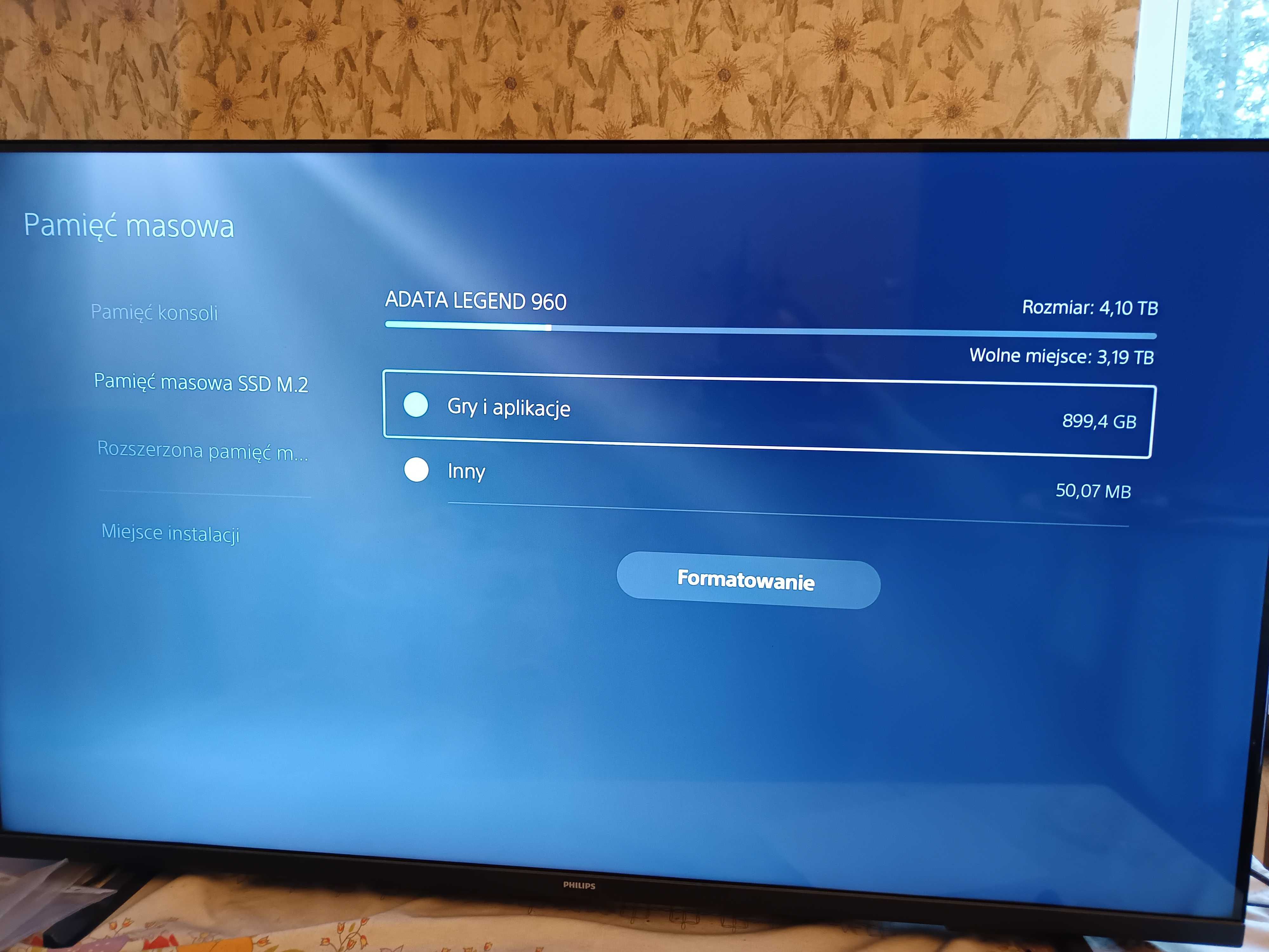 PlayStation 5 1216A z napędem + dysk 4TB Adata Legend + 2 pady