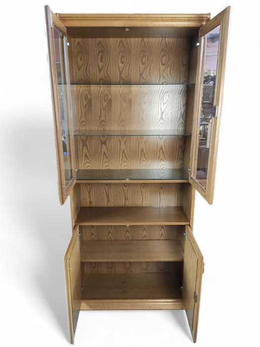 Dębowa witryna regał rustykalnym stylu