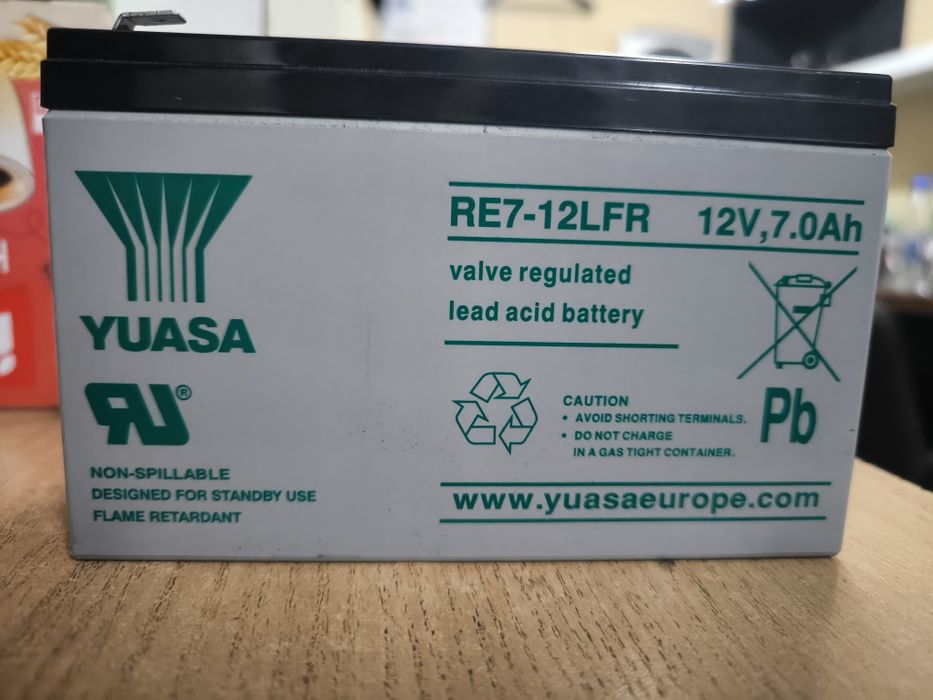 Sprzedam akumulator Yuasa 12V