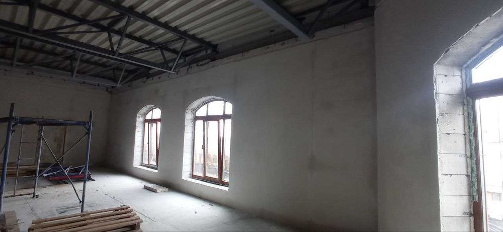 Сучасна комерційна будівля, Кропивницький ідеальна локація для бізнесу