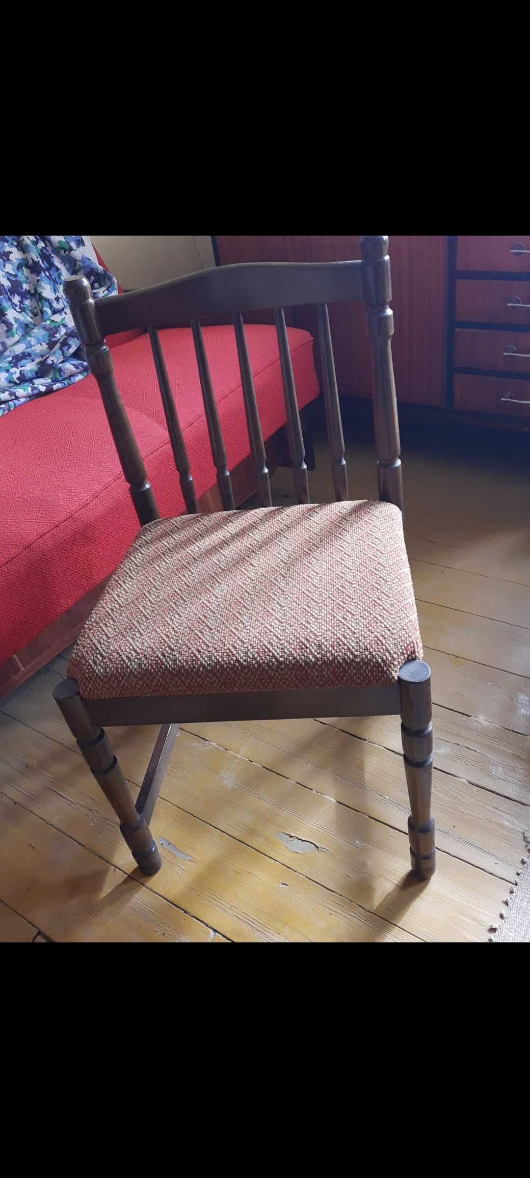 Krzesła b.solidne