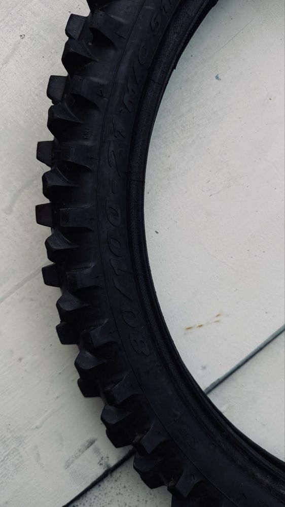 80/100 R21 Pirelli