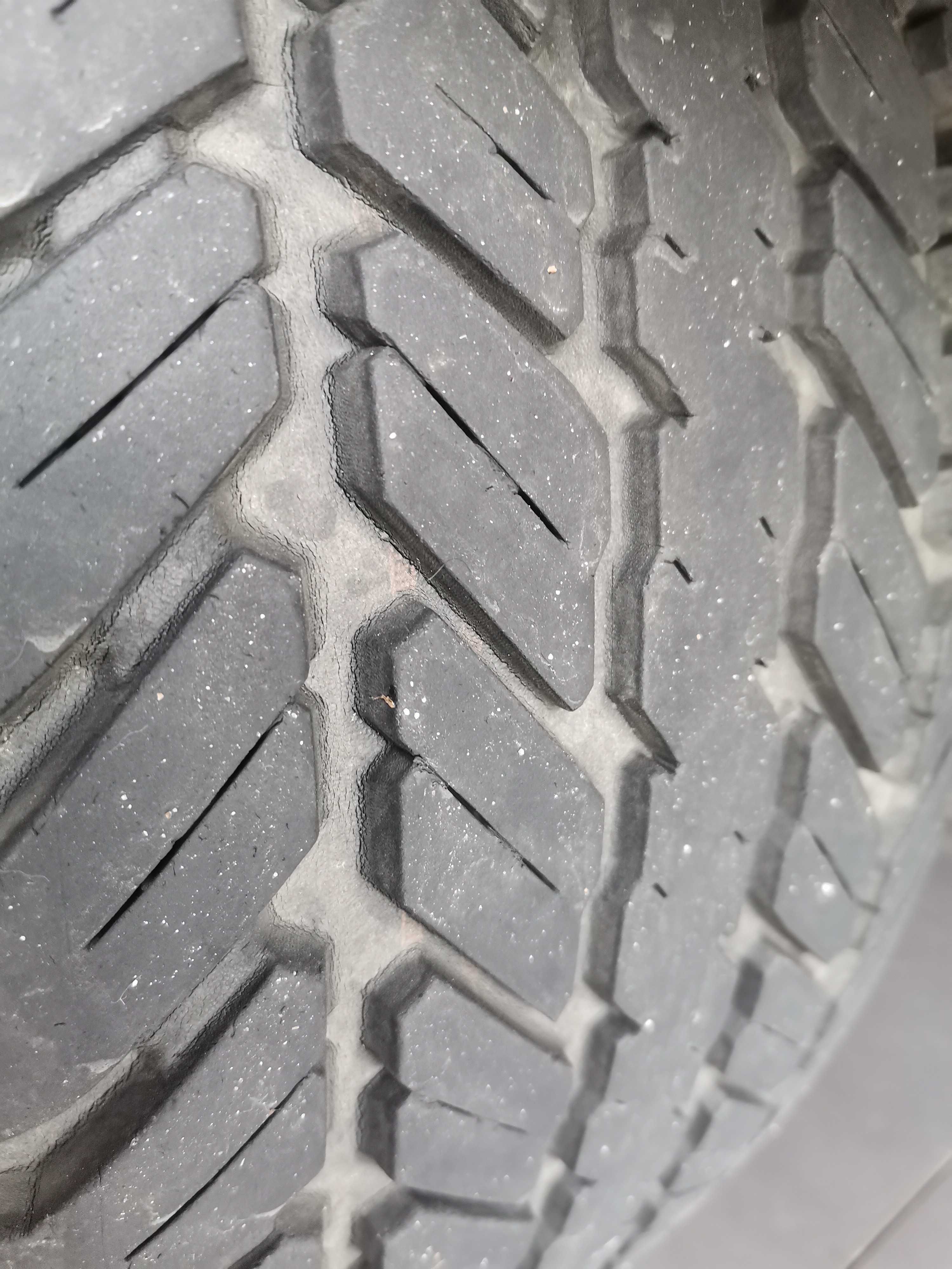 Pneus 4x4 255/65/R16