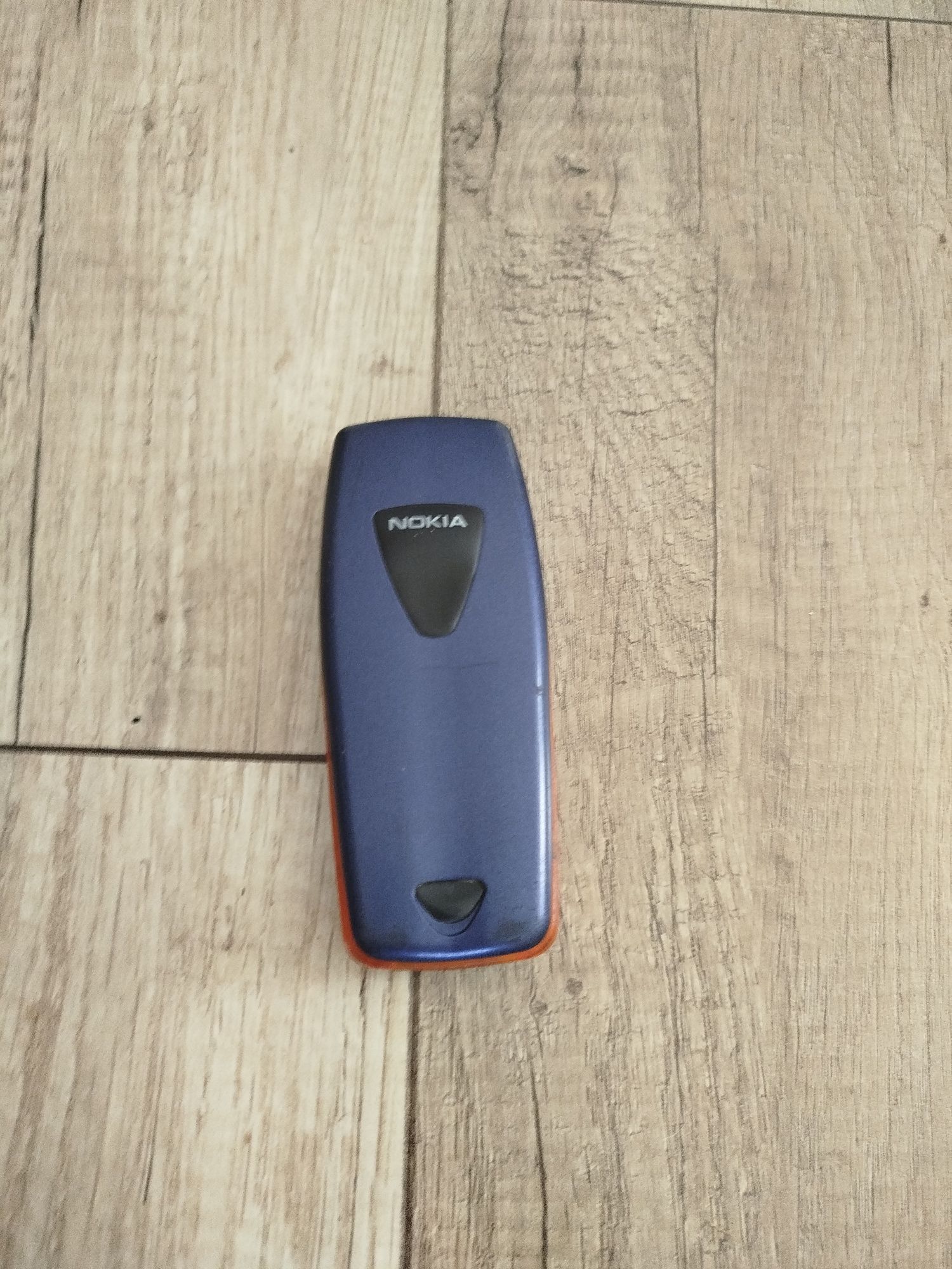 Nokia 3510i dla kolekcjonerzy (chyba uszkodzona bateria)