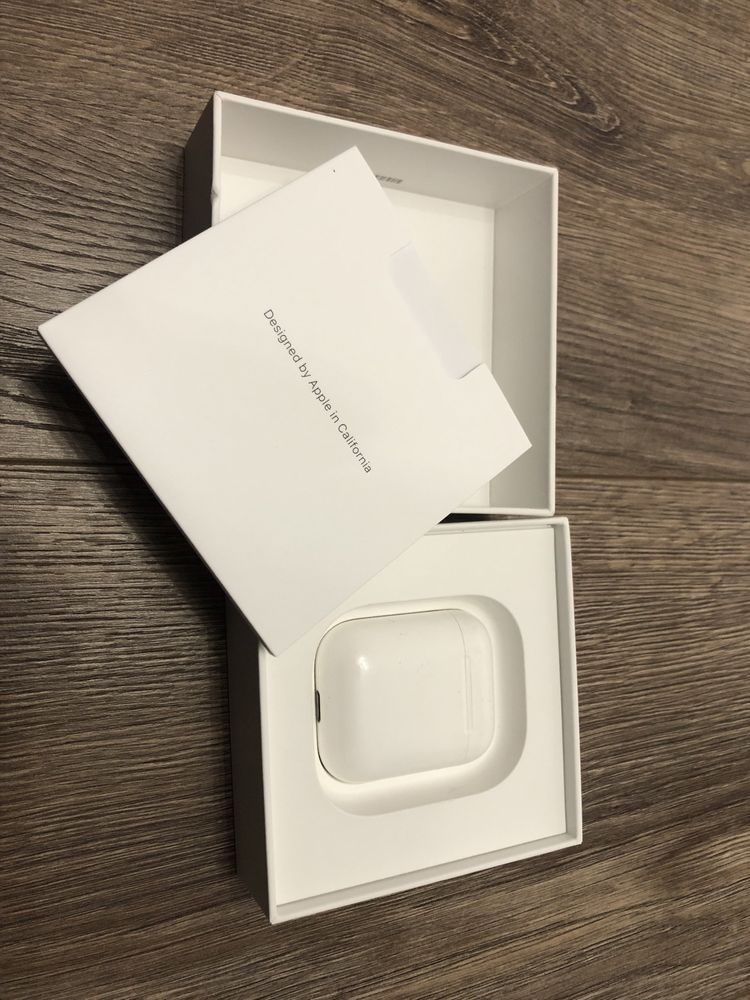 Продам оригінальні Apple Airpods 1