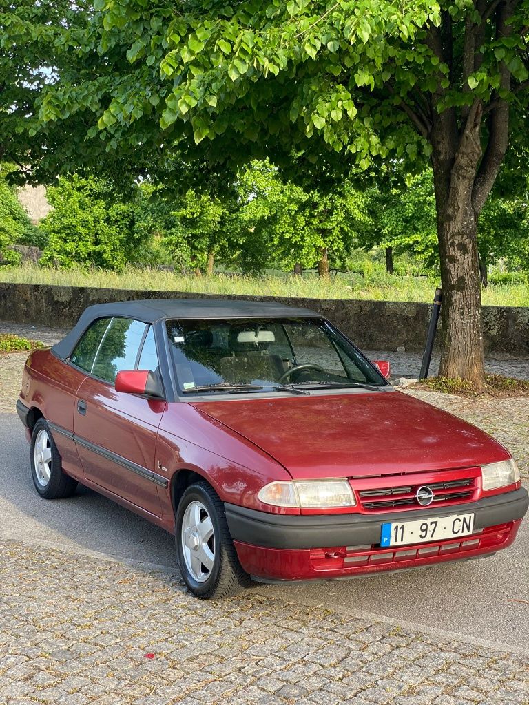 Opel Astra F descapotável