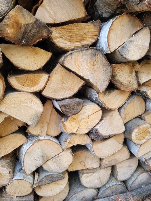 Sprzedam drewno opałowe liściaste mieszane brzoza dąb osica  układane