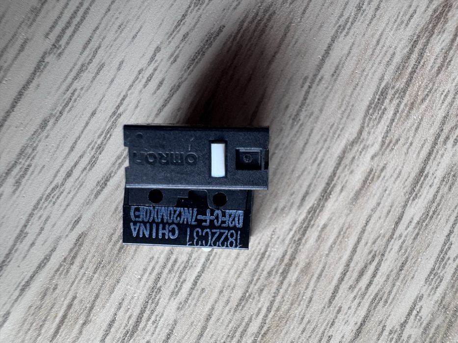 OMRON D2FC-F-7N Mikroprzełącznik Mikrostyk