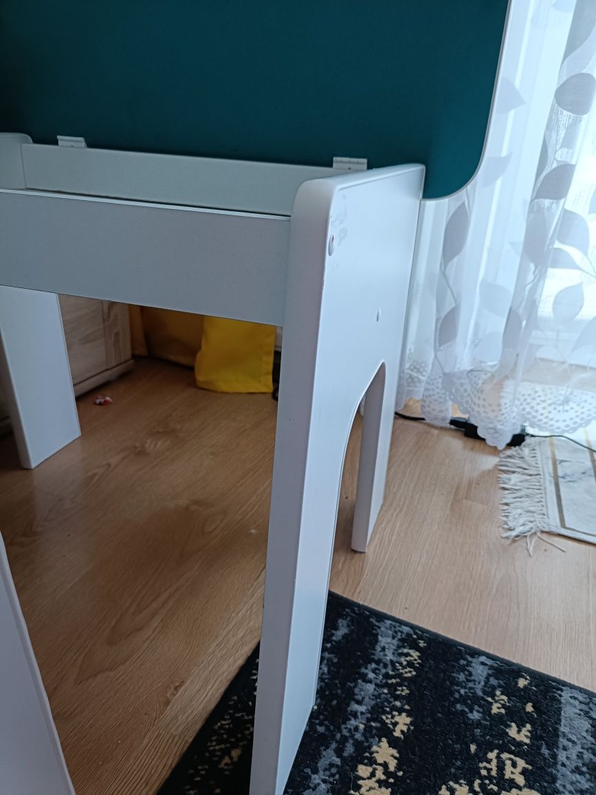 Stolik biurko z krzesełkiem