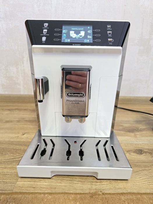 Кофемашина De'Longhi PrimaDonna Class ECAM 550.65.W з Німеччини