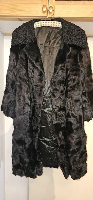 Czarne futro z norek