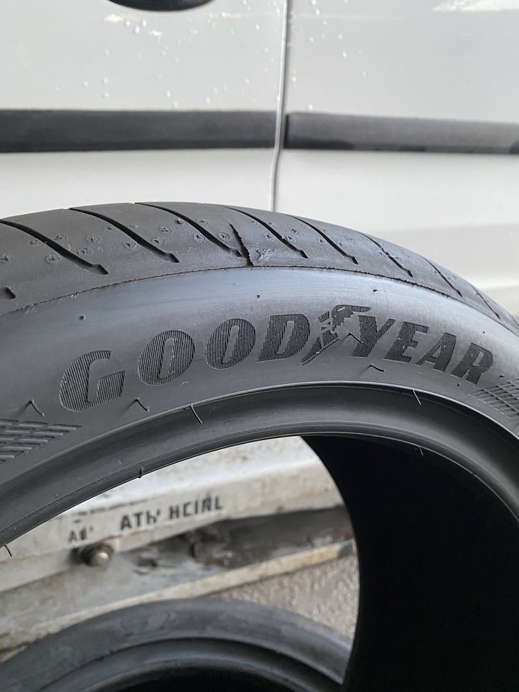 Pneus 225/45/18 Goodyear Eagle F1 (Asym5)