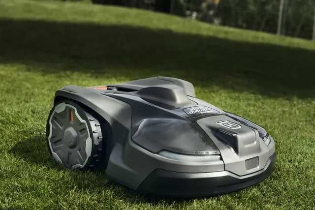 Husqvarna Automower 320 Nera Kosiarka automatyczna do 2200 m²