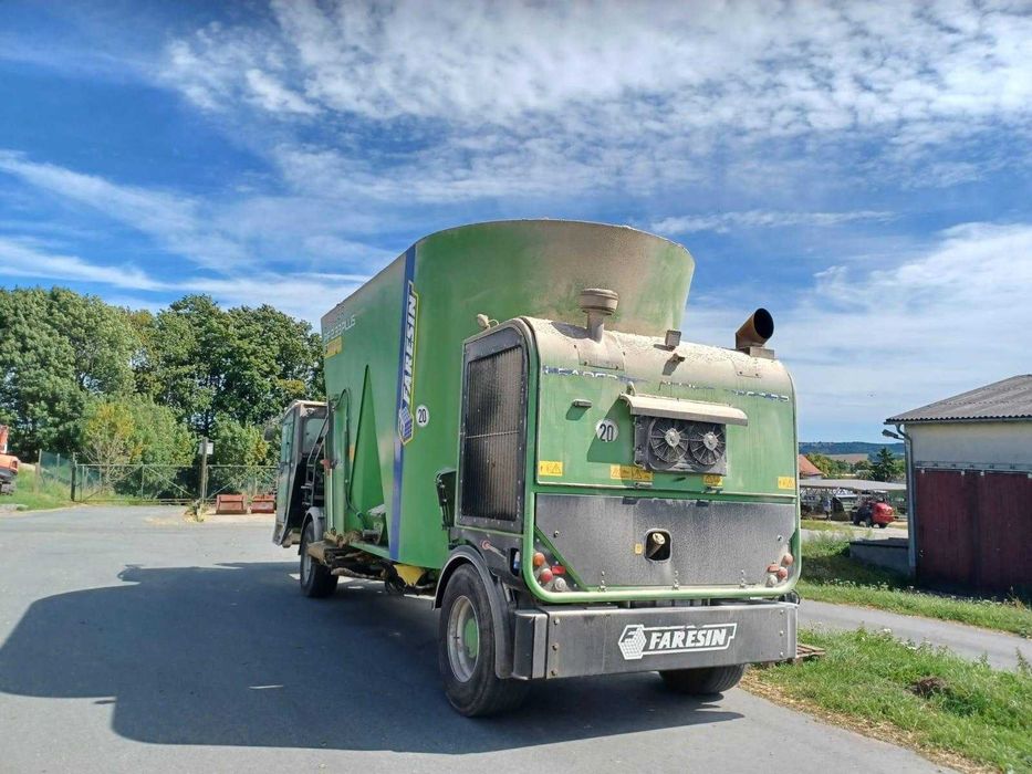 Wóz paszowy Faresin PF 2.33 Plus paszowóz