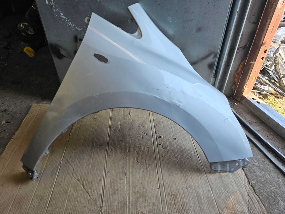 błotnik przód Toyota Verso