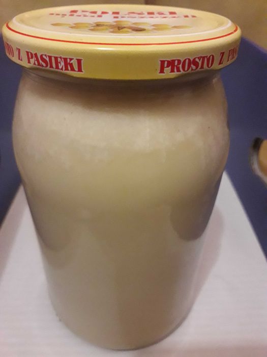 Pyszny i zdrowy naturalny miód pszczeli