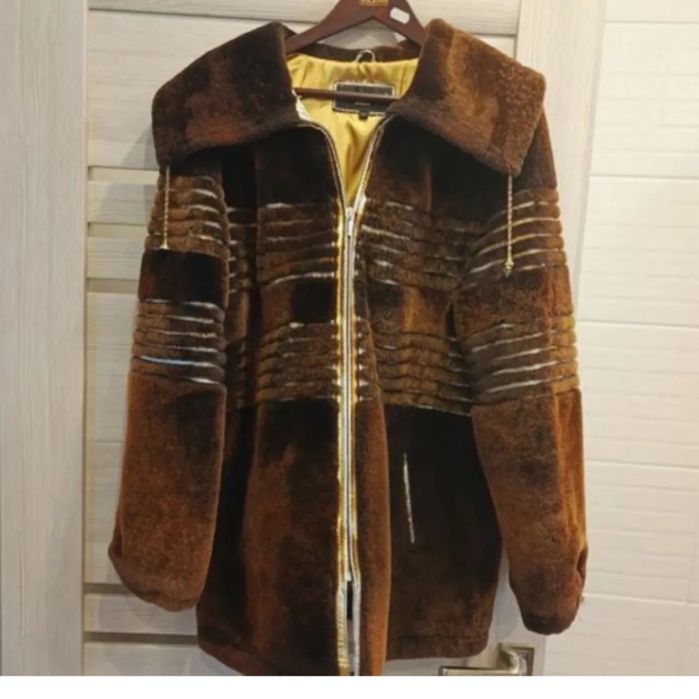 Шикарна мутонова шуба