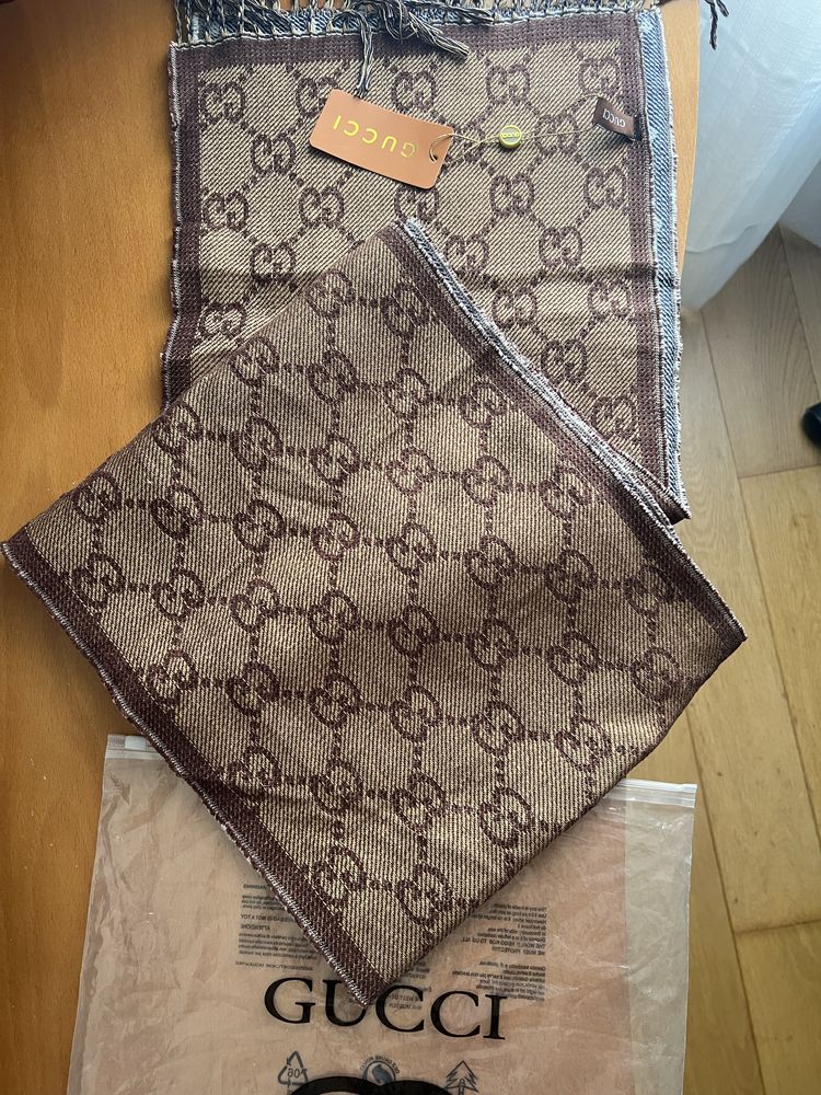 Écharpe Gucci novo