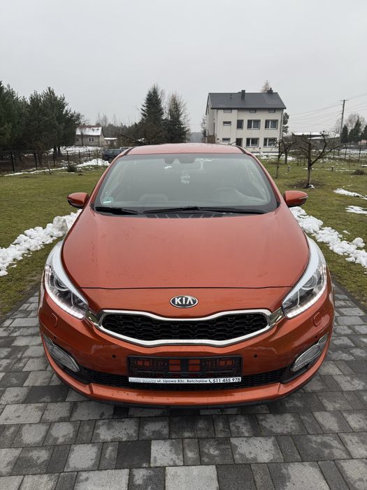 Kia proceed 1,6 gdi klima navi asystent kamera led xenon