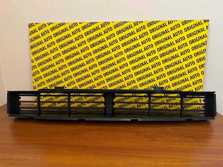 Жалюзі верхні нижні з моторчиком BMW 5 G60 G61 нові оригінал