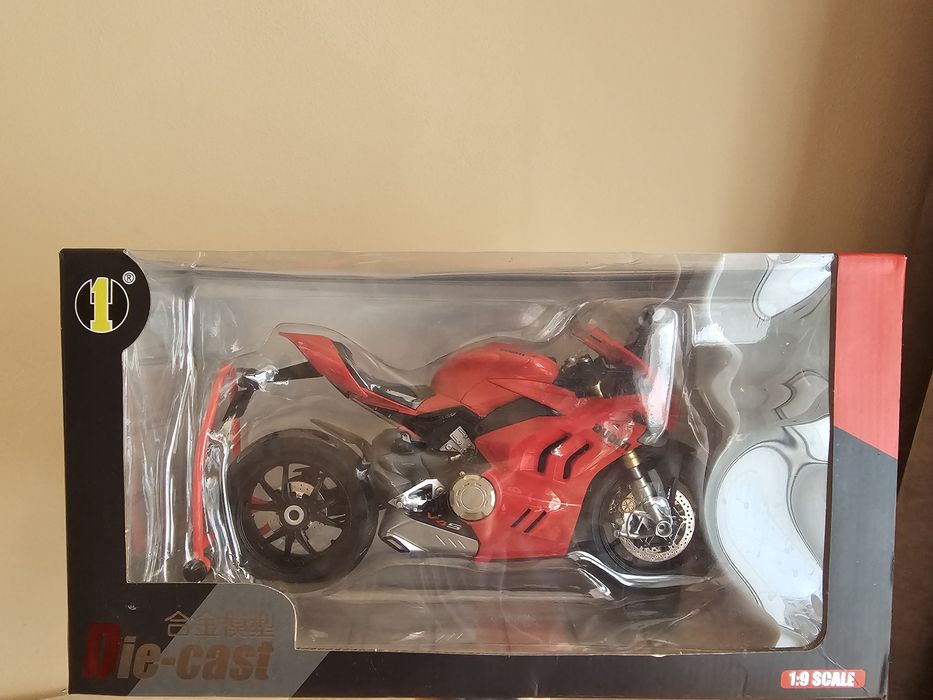 Мотоцикл Ducati Panigale V4S.