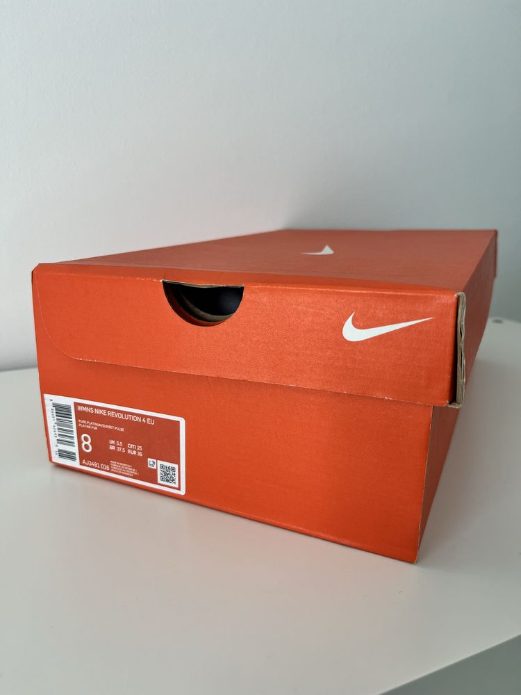 Buty damskie Nike Revolution 4 szare 39