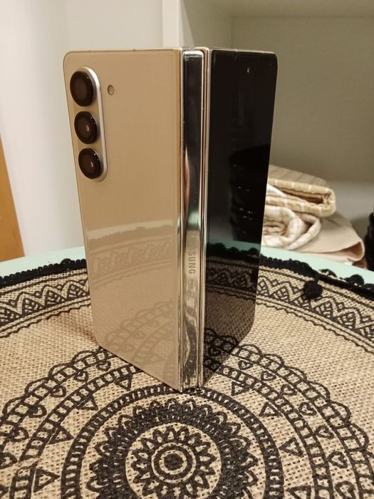 Samsung Galaxy Z Fold 5 | 512gb