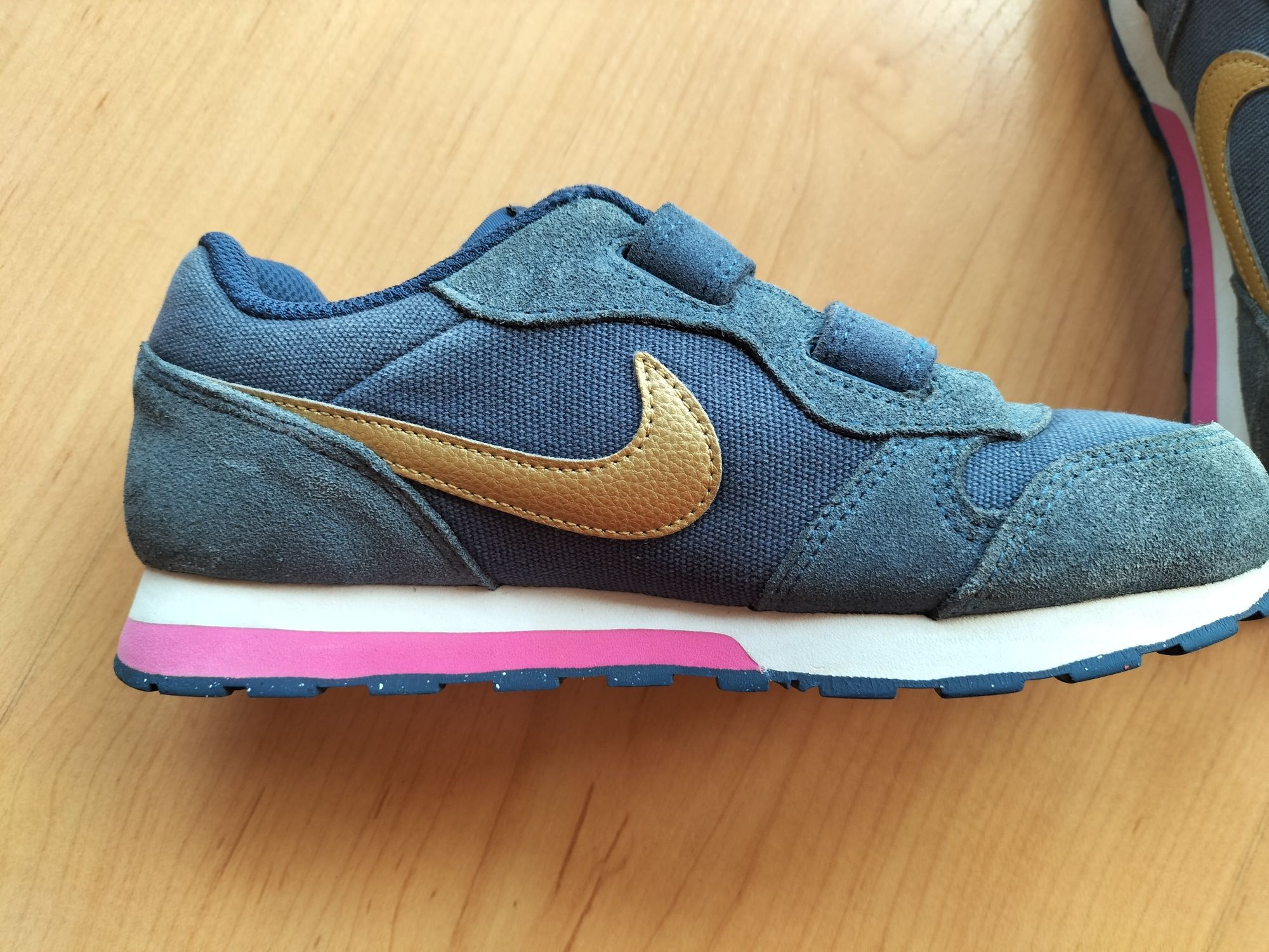 Ténis Nike MD Runner 2