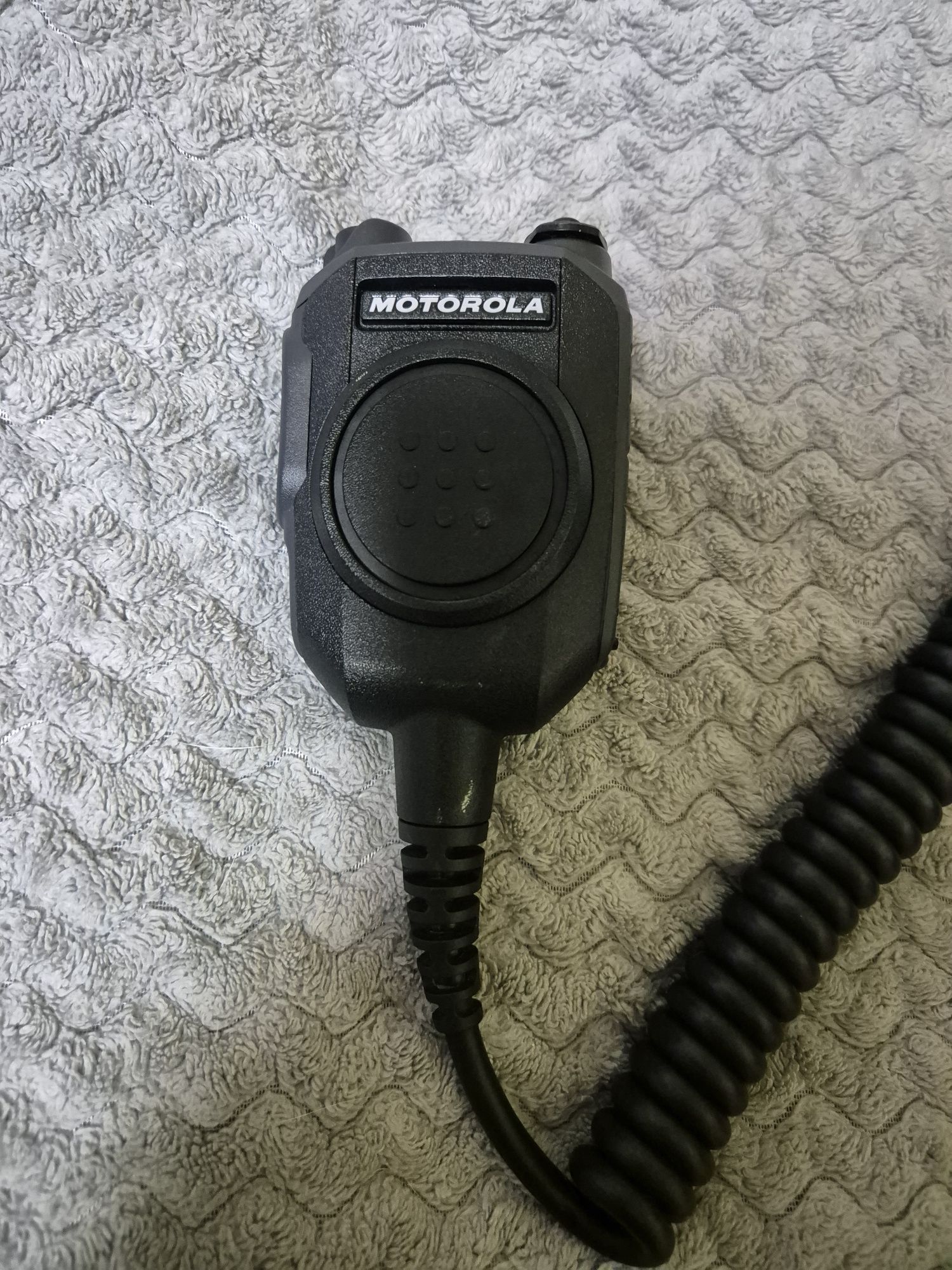 Radiotelefon MOTOROLA DP4801 + Mikrofonogłośnik MOTOROLA PMMN4094A