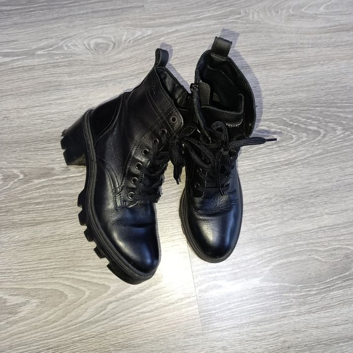 Шкіряні черевики Bullboxer