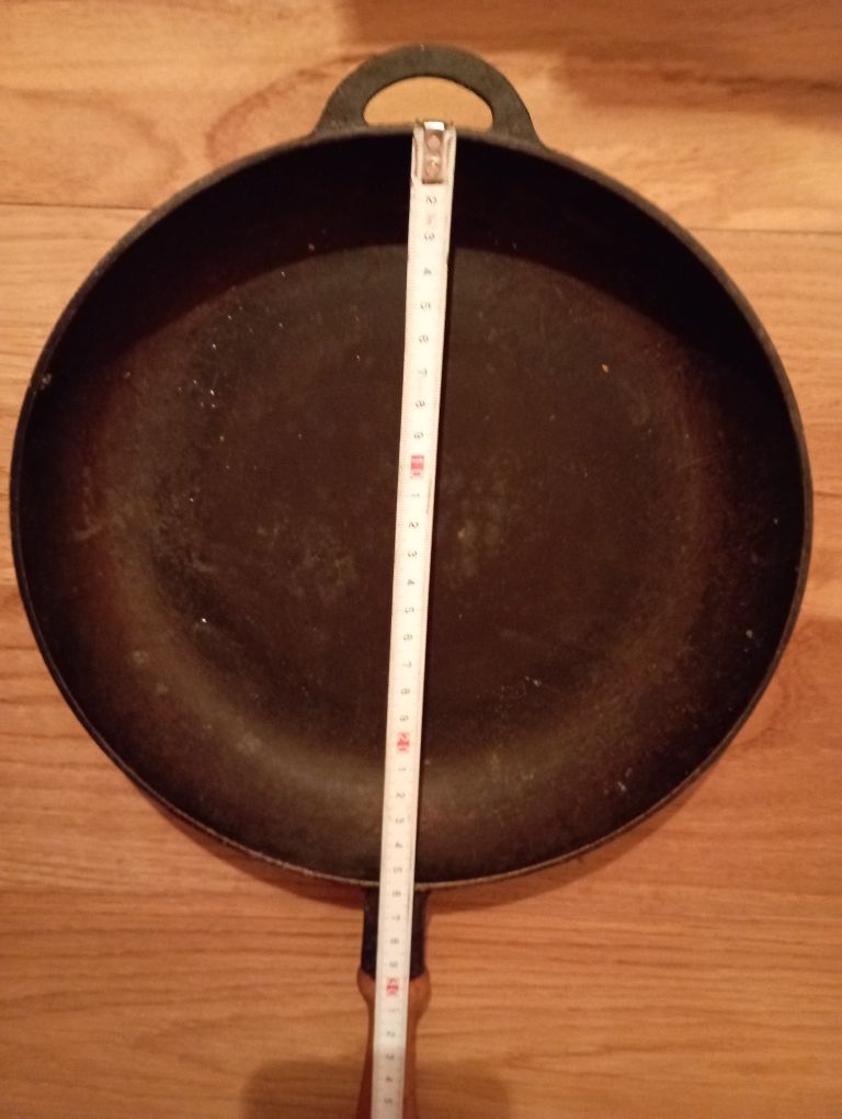 Сковорідка чавунна діаметр 26 см.